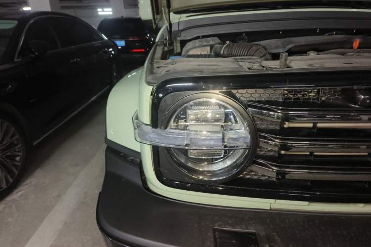 Used Tank 300 2021 City Edition 2.0T—Truly Stylish Right Front Headlight