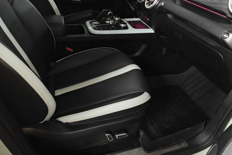 Used Tank 300 2021 City Edition 2.0T—Truly Stylish Right Front Seat