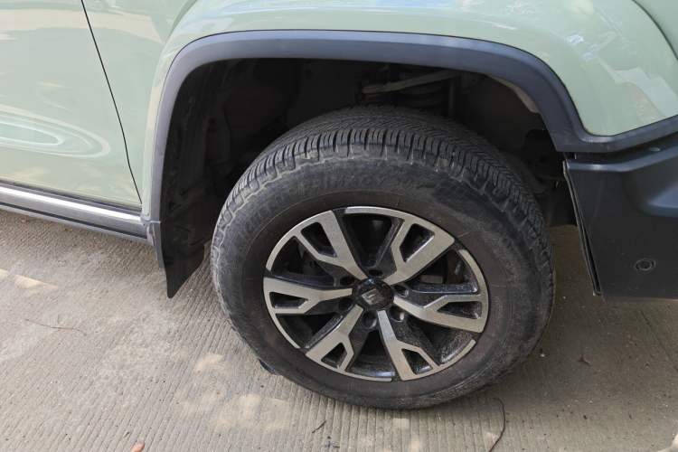 Used Tank 300 2021 City Edition 2.0T—Truly Stylish Right Front Wheel Hub