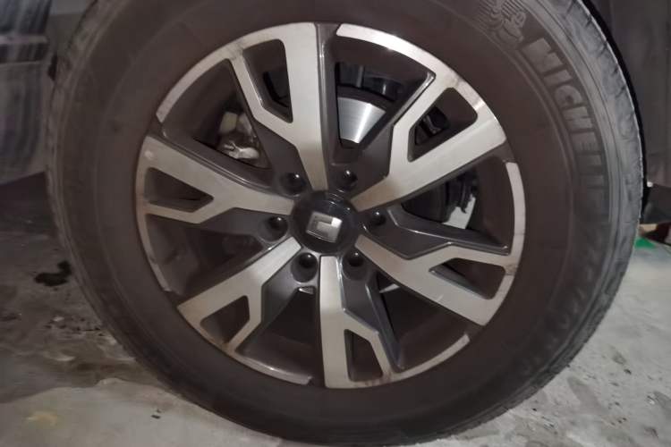 Used Tank 300 2021 City Edition 2.0T—Truly Stylish Right Front Wheel Hub