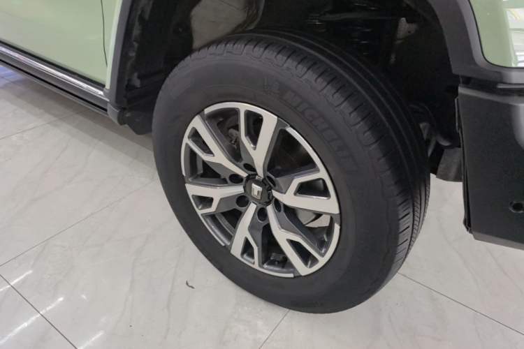Used Tank 300 2021 City Edition 2.0T—Truly Stylish Right Front Wheel Hub