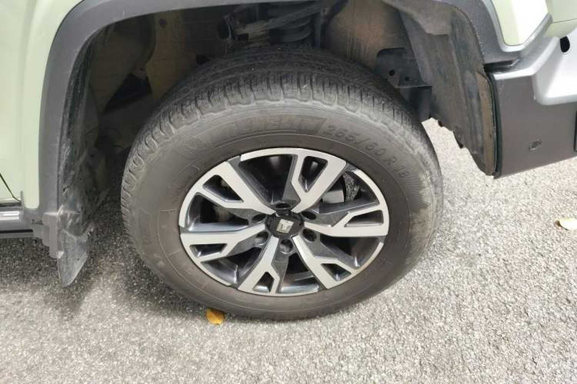 Used Tank 300 2021 City Edition 2.0T—Truly Stylish Right Front Wheel Hub