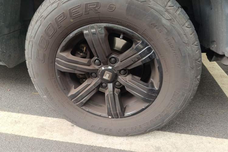 Used Tank 300 2021 City Edition 2.0T—Truly Stylish Right Front Wheel Hub