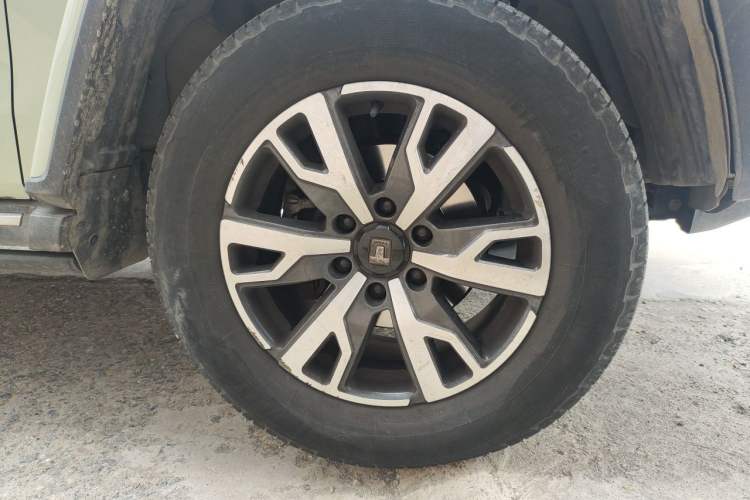 Used Tank 300 2021 City Edition 2.0T—Truly Stylish Right Front Wheel Hub
