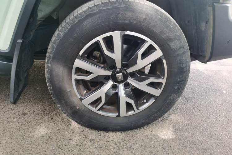 Used Tank 300 2021 City Edition 2.0T—Truly Stylish Right Front Wheel Hub