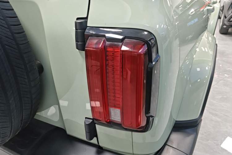 Used Tank 300 2021 City Edition 2.0T—Truly Stylish Right Rear Taillight