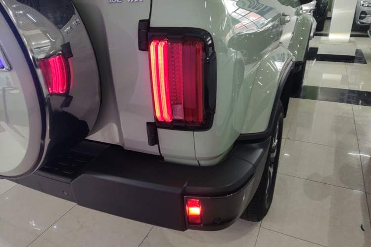 Used Tank 300 2021 City Edition 2.0T—Truly Stylish Right Rear Taillight