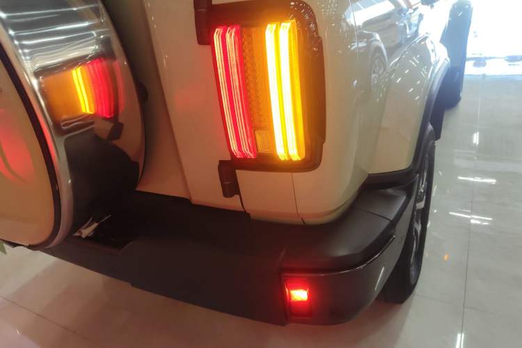 Used Tank 300 2021 City Edition 2.0T—Truly Stylish Right Rear Taillight