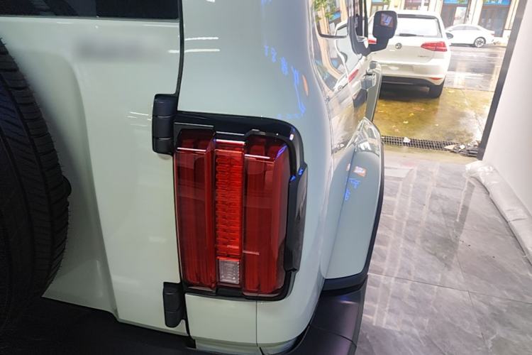 Used Tank 300 2021 City Edition 2.0T—Truly Stylish Right Rear Taillight
