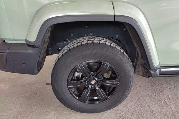 Used Tank 300 2021 City Edition 2.0T—Truly Stylish Right Rear Wheel Hub