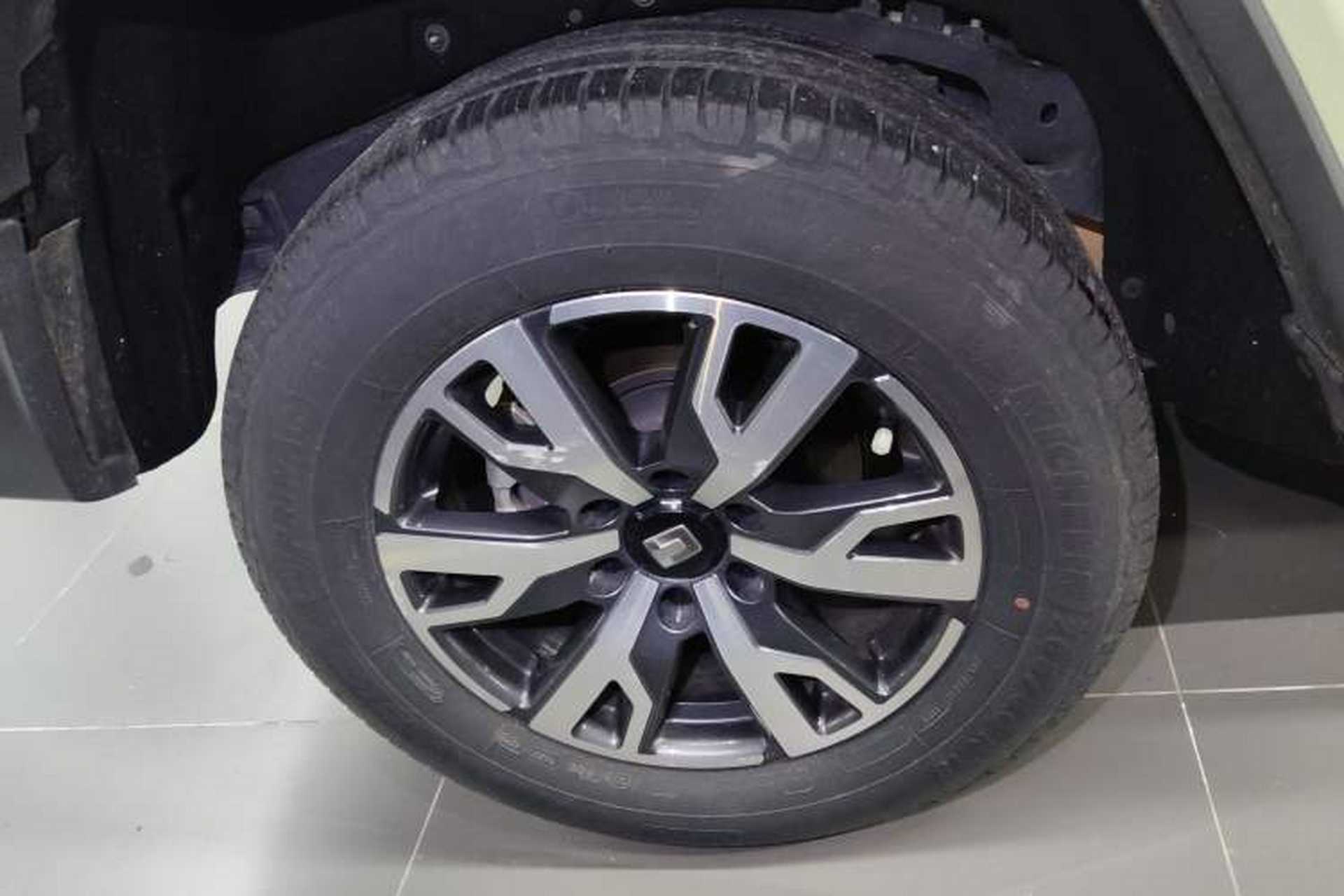 Used Tank 300 2021 City Edition 2.0T—Truly Stylish Right Rear Wheel Hub
