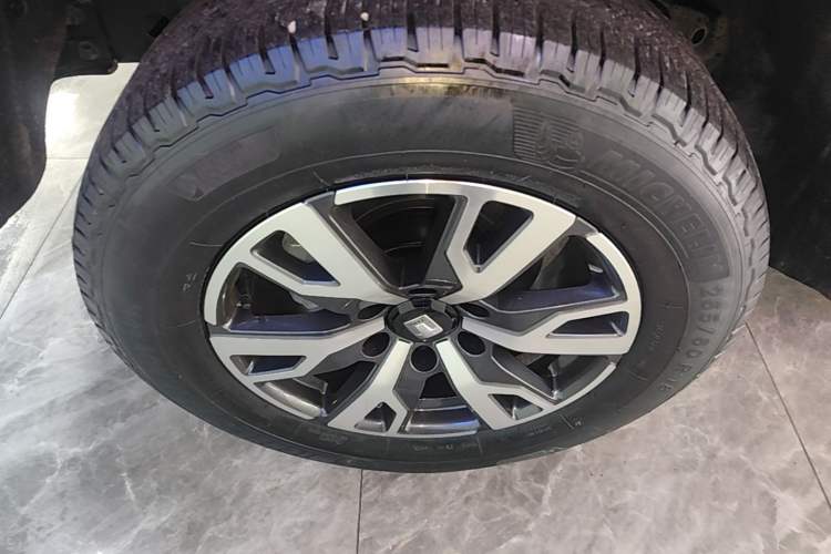 Used Tank 300 2021 City Edition 2.0T—Truly Stylish Right Rear Wheel Hub