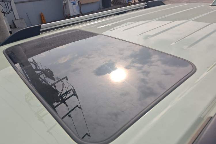 Used Tank 300 2021 City Edition 2.0T—Truly Stylish Roof