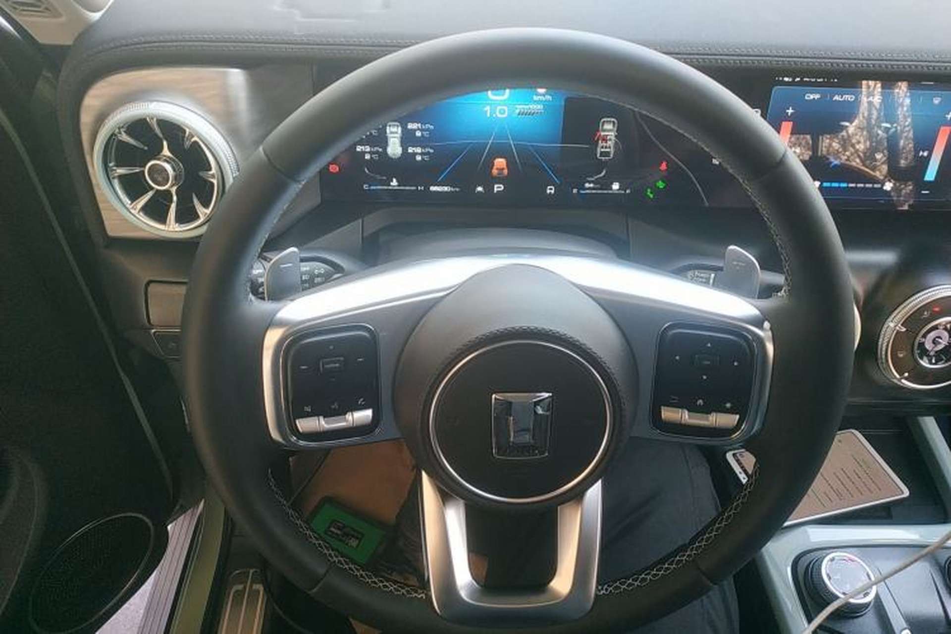 Used Tank 300 2021 City Edition 2.0T—Truly Stylish Steering Wheel