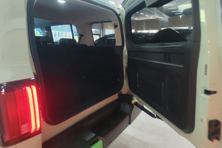 Used Tank 300 2021 City Edition 2.0T—Truly Stylish Trunk