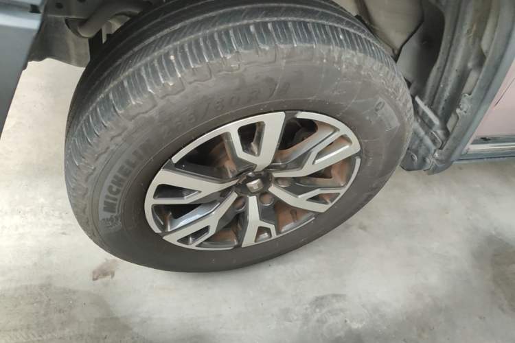 Used Tank 300 2021 City Edition 2.0T—Truly Stylish Left Front Wheel Hub