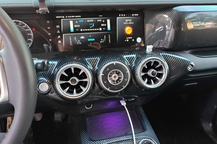 Used Tank 300 2021 Off-Road Edition 2.0T Conqueror Audio And AC Panel