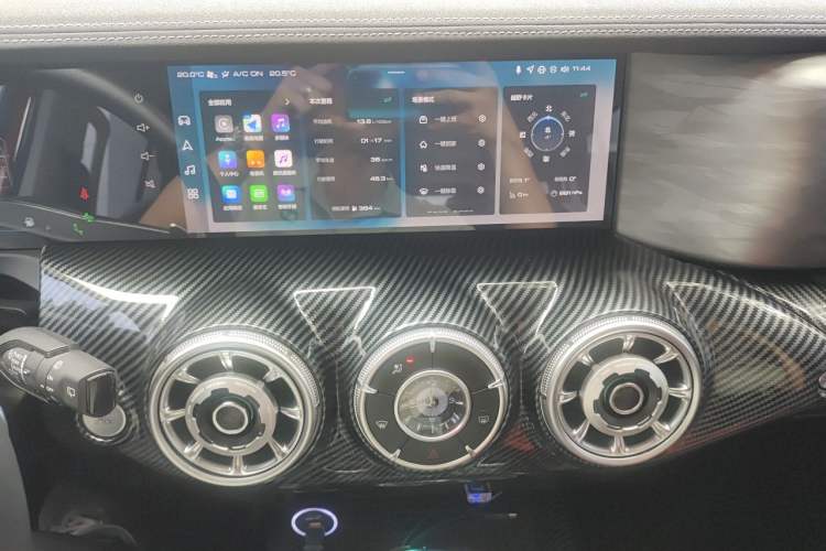 Used Tank 300 2021 City Edition 2.0T—Truly Stylish Audio And AC Panel