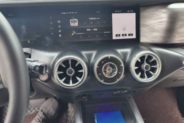 Used Tank 300 2021 Off-Road Edition 2.0T Conqueror Audio And AC Panel