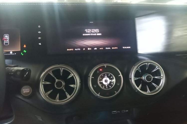 Used Tank 300 2021 City Edition 2.0T—Truly Stylish Audio And AC Panel