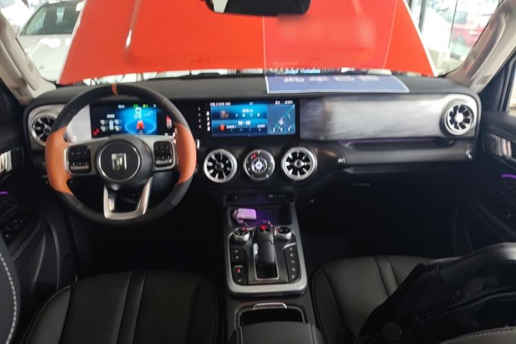 Used Tank 300 2021 City Edition 2.0T—Truly Stylish Center Console