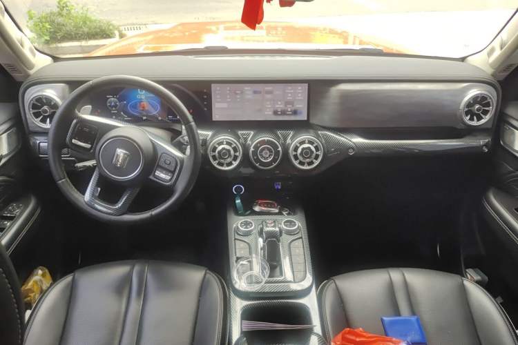 Used Tank 300 2021 City Edition 2.0T—Truly Stylish Center Console