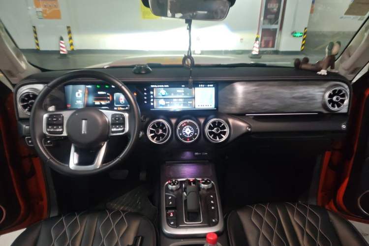 Used Tank 300 2021 Off-Road Edition 2.0T Challenger Center Console