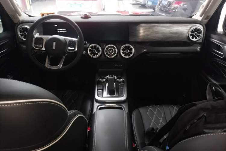 Used Tank 300 2021 Off-Road Edition 2.0T Challenger Center Console