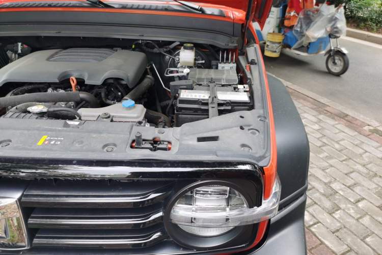 Used Tank 300 2021 Off-Road Edition 2.0T Challenger Engine Bay Left