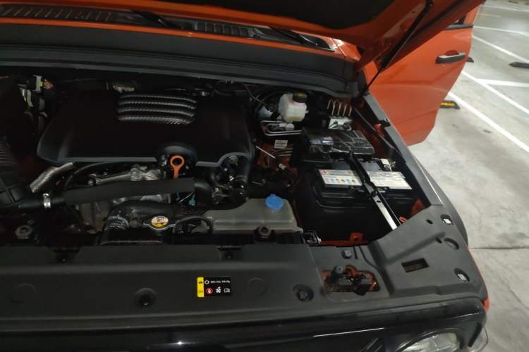 Used Tank 300 2021 Off-Road Edition 2.0T Challenger Engine Bay Left