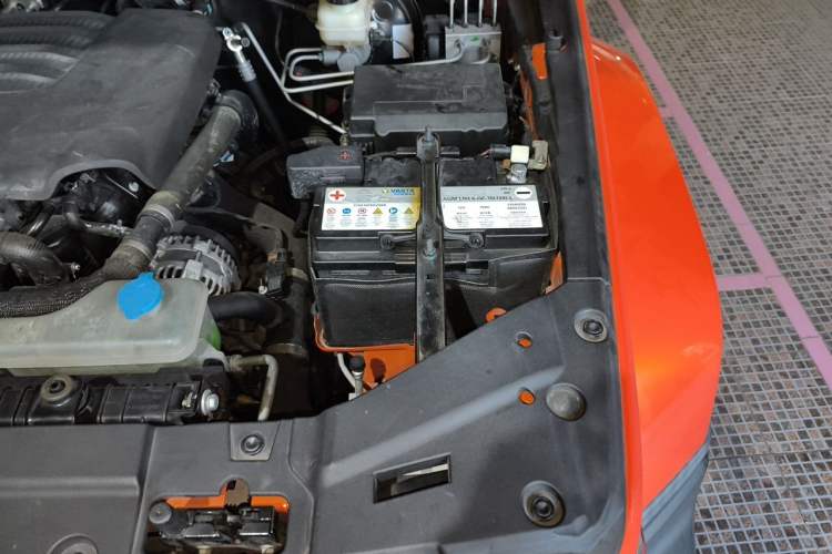 Used Tank 300 2021 City Edition 2.0T—Truly Stylish Engine Bay Left
