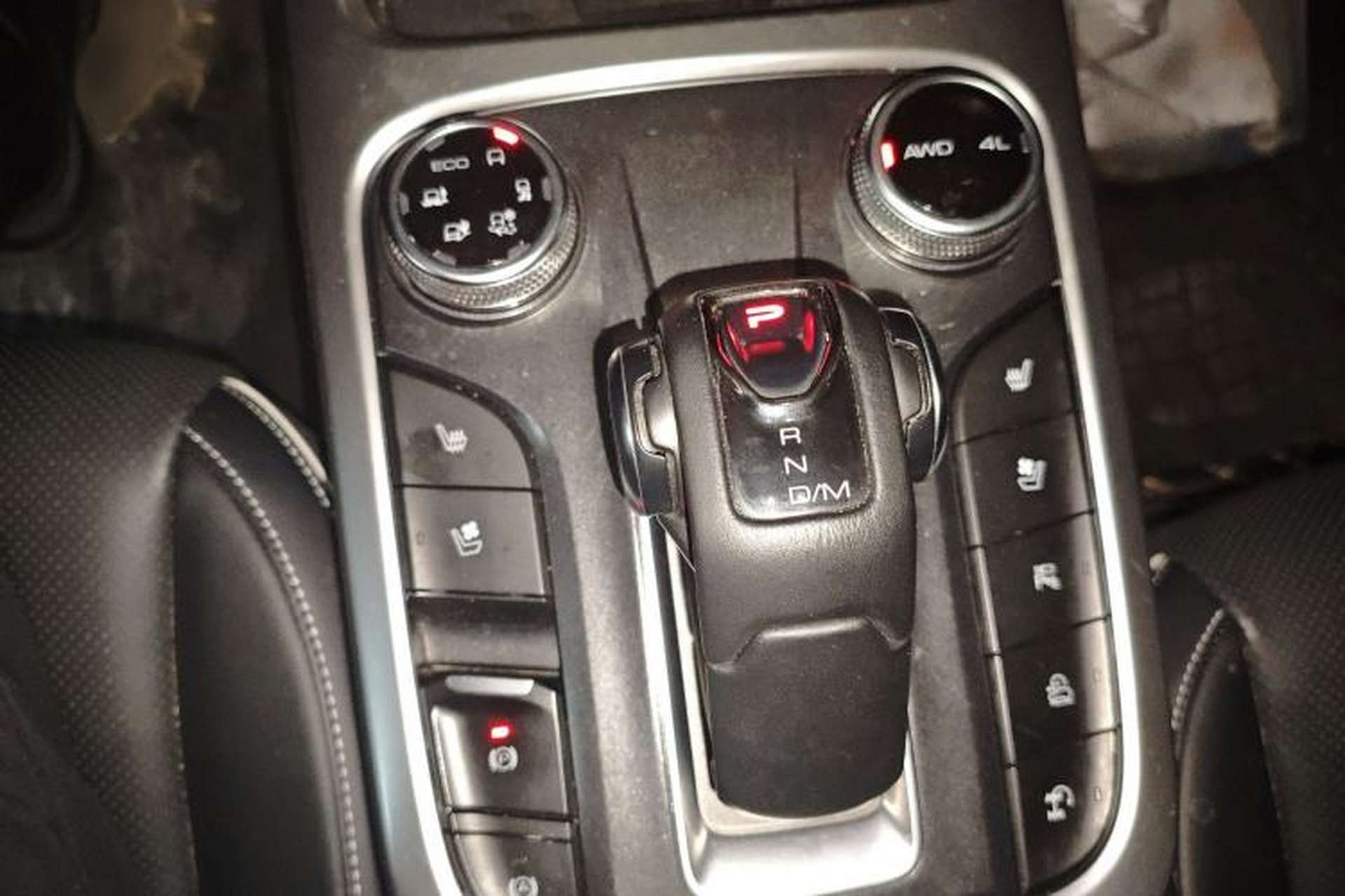 Used Tank 300 2021 City Edition 2.0T—Truly Stylish Gear Lever