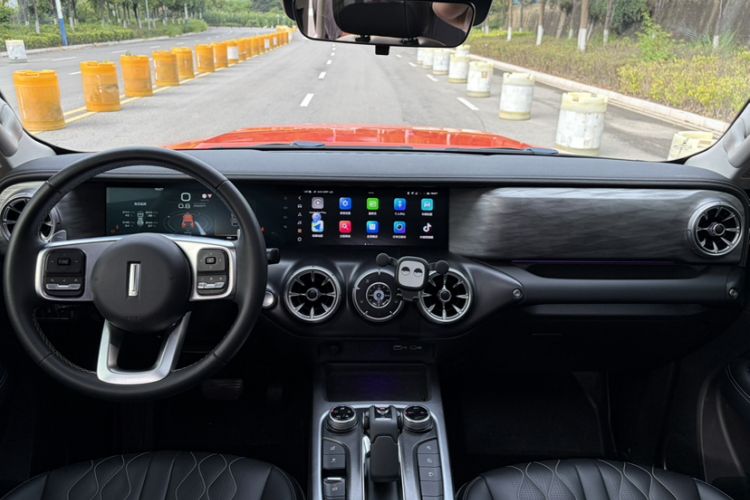 Used Tank 300 2021 Off-Road Edition 2.0T Challenger Interior 1