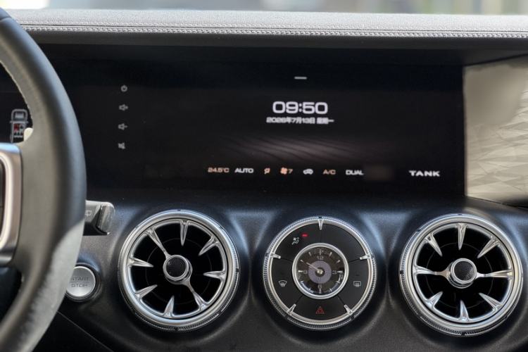 Used Tank 300 2021 City Edition 2.0T—Truly Stylish Interior 3