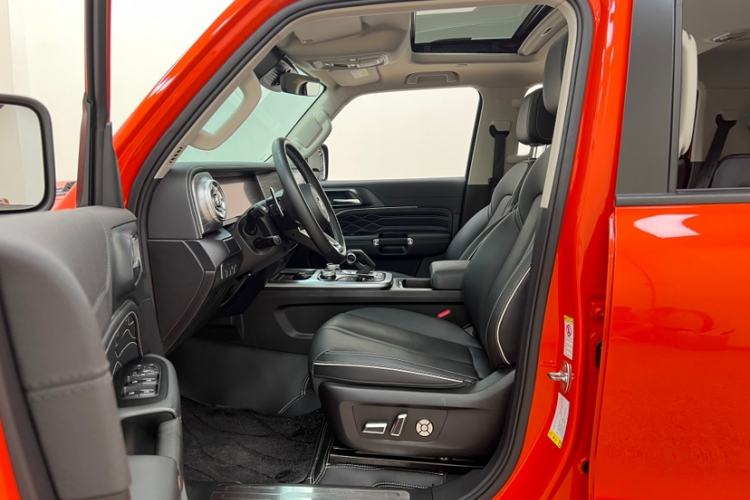 Used Tank 300 2021 City Edition 2.0T—Truly Stylish Interior 4