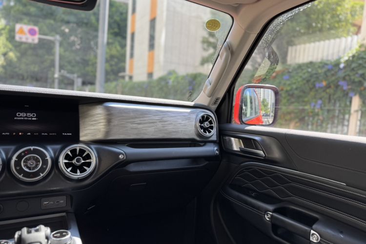 Used Tank 300 2021 City Edition 2.0T—Truly Stylish Interior 4