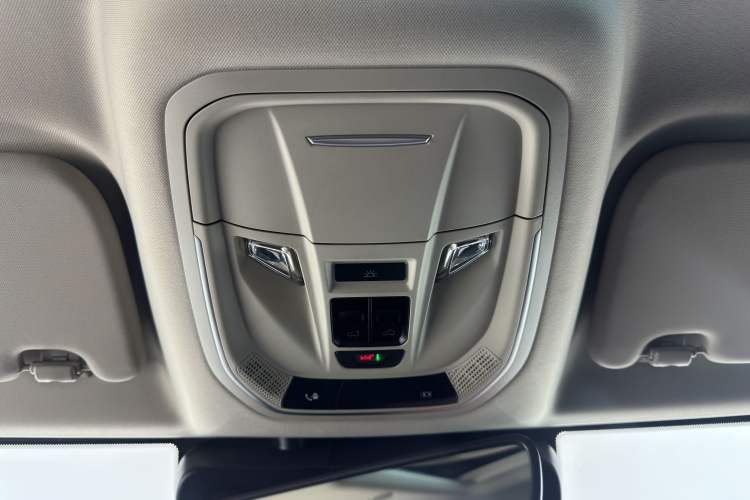 Used Tank 300 2021 City Edition 2.0T—Truly Stylish Interior 7