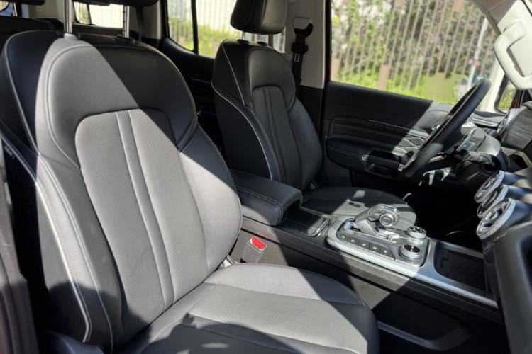 Used Tank 300 2021 City Edition 2.0T—Truly Stylish Interior 8