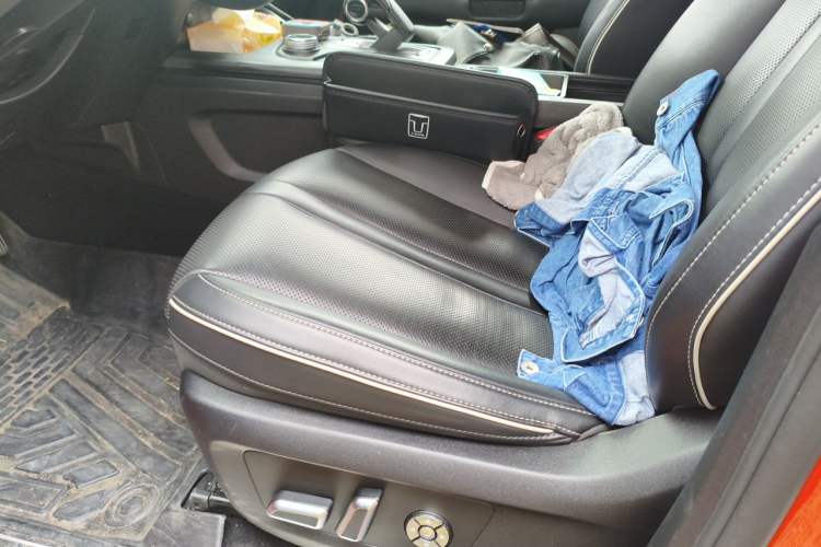 Used Tank 300 2021 Off-Road Edition 2.0T Conqueror Left Front Seat