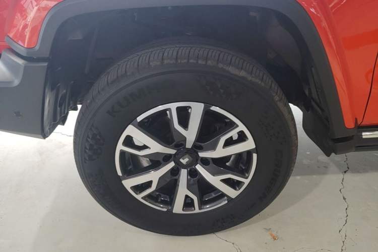 Used Tank 300 2021 City Edition 2.0T—Truly Stylish Left Front Wheel Hub