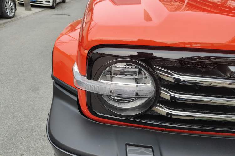 Used Tank 300 2021 City Edition 2.0T—Truly Stylish Right Front Headlight