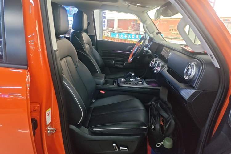 Used Tank 300 2021 City Edition 2.0T—Truly Stylish Right Front Seat