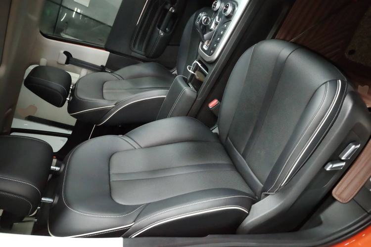 Used Tank 300 2021 Off-Road Edition 2.0T Conqueror Right Front Seat
