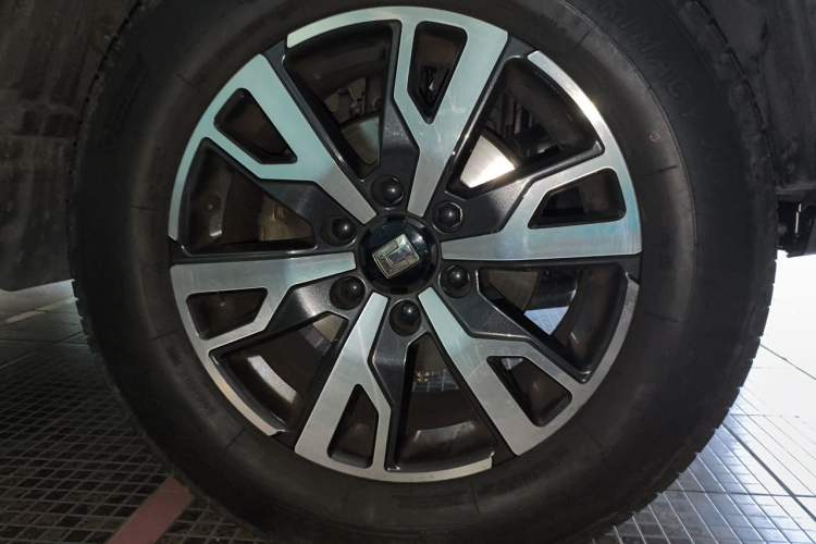 Used Tank 300 2021 City Edition 2.0T—Truly Stylish Right Front Wheel Hub