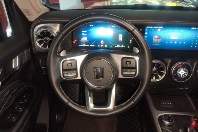 Used Tank 300 2021 City Edition 2.0T—Truly Stylish Steering Wheel