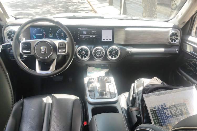 Used Tank 300 2021 City Edition 2.0T—Truly Stylish Center Console