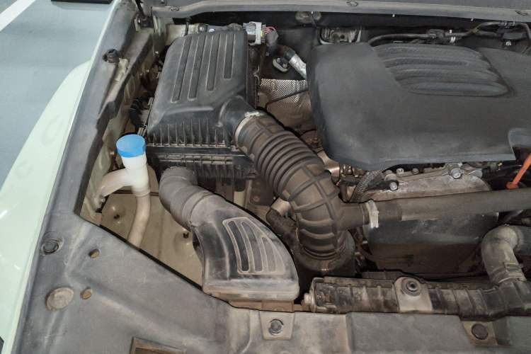 Used Tank 300 2021 City Edition 2.0T—Truly Stylish Engine Bay Right