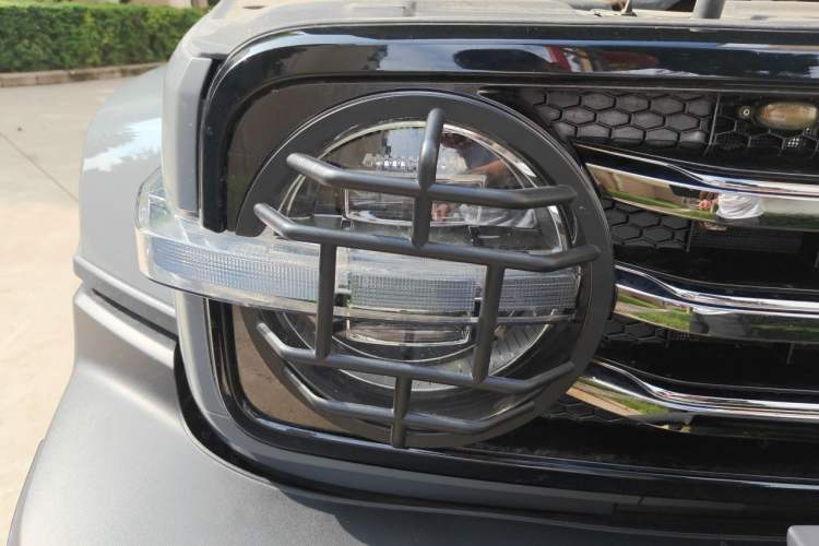 Used Tank 300 2021 City Edition 2.0T—Truly Stylish Right Front Headlight