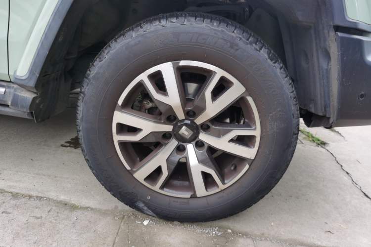 Used Tank 300 2021 City Edition 2.0T—Truly Stylish Right Front Wheel Hub