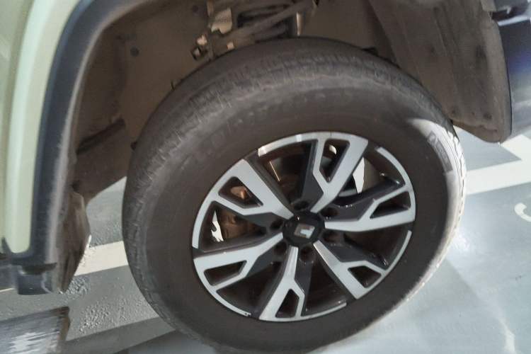 Used Tank 300 2021 City Edition 2.0T—Truly Stylish Right Front Wheel Hub